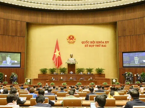 Ngày 10/11, Quốc hội tiến hành chất vấn và trả lời chất vấn